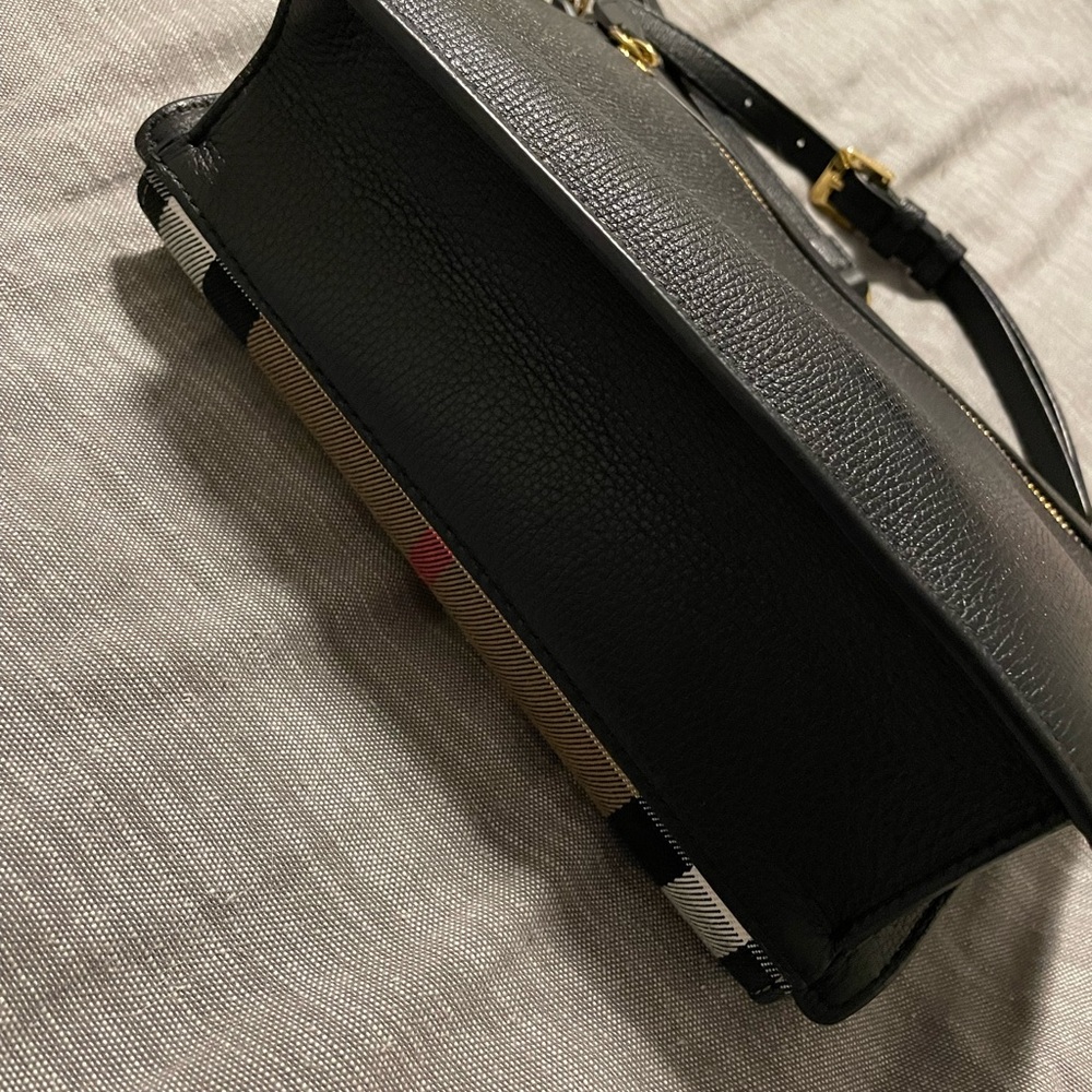 Burberry Macken Check Black Leather Crossbody Bag - Picture 6 of 7